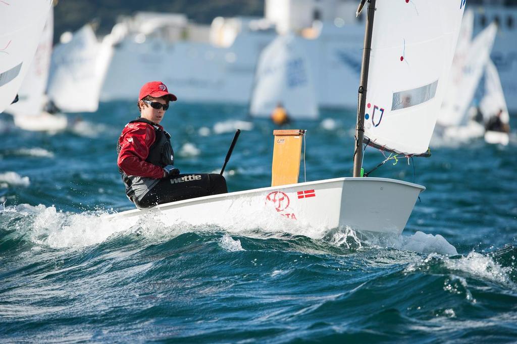 Open Fleet sailors surfing past the InterIslander Ferry © Chris Coad Photography http://www.chriscoad.co.nz/